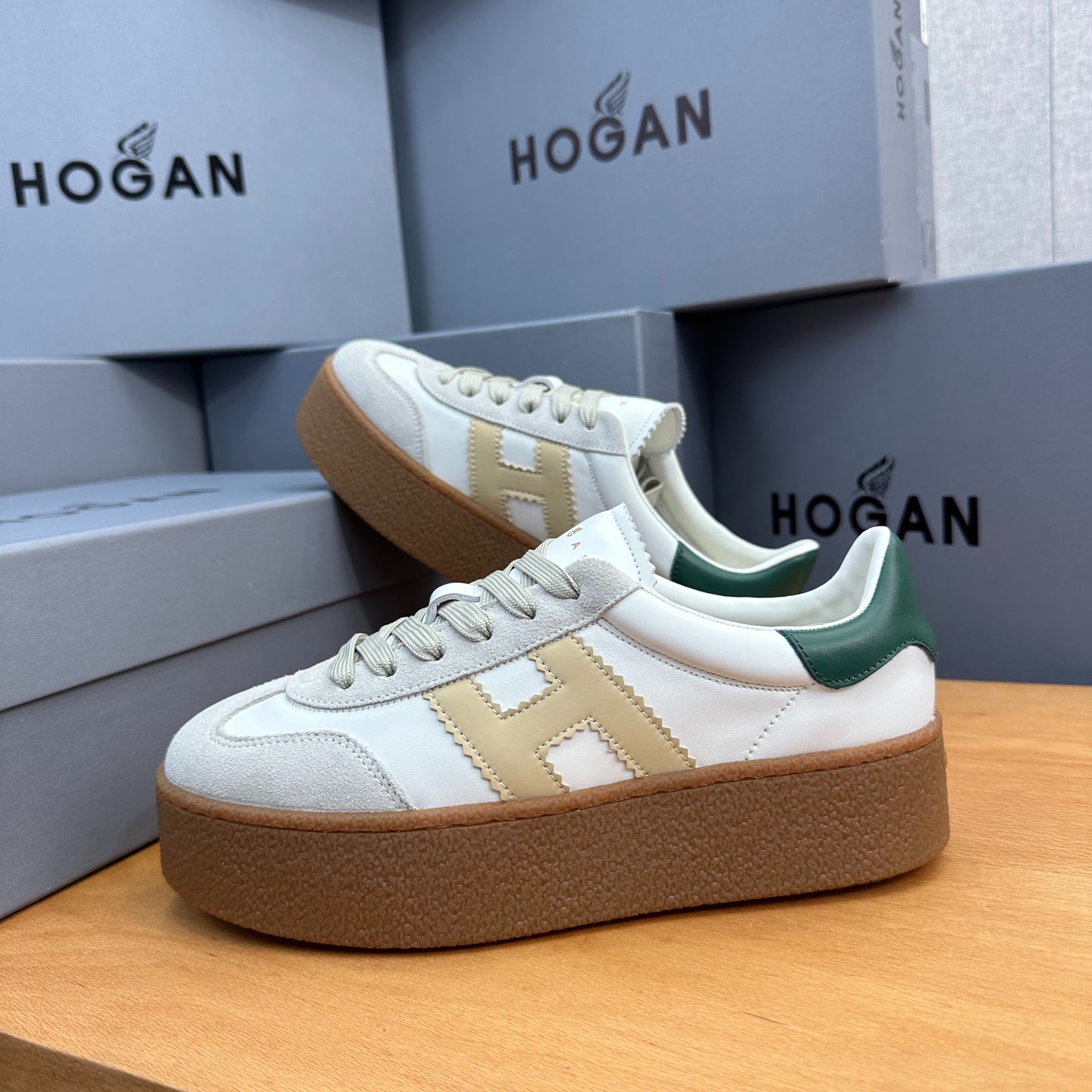 HOGAN White Beige & Green Thick Gum Platform Casual Sneakers
