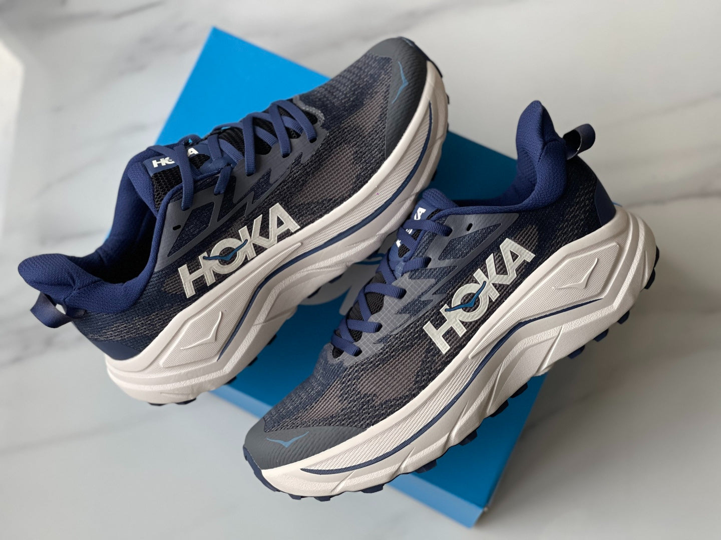 HOKA Challenger 8 Dark Blue | Dark Gray