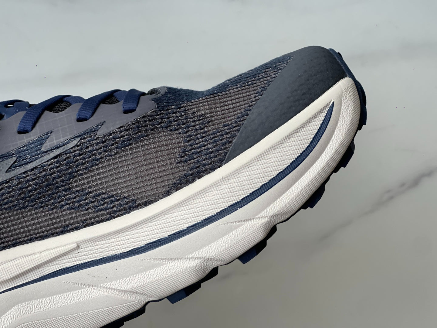 HOKA Challenger 8 Dark Blue | Dark Gray