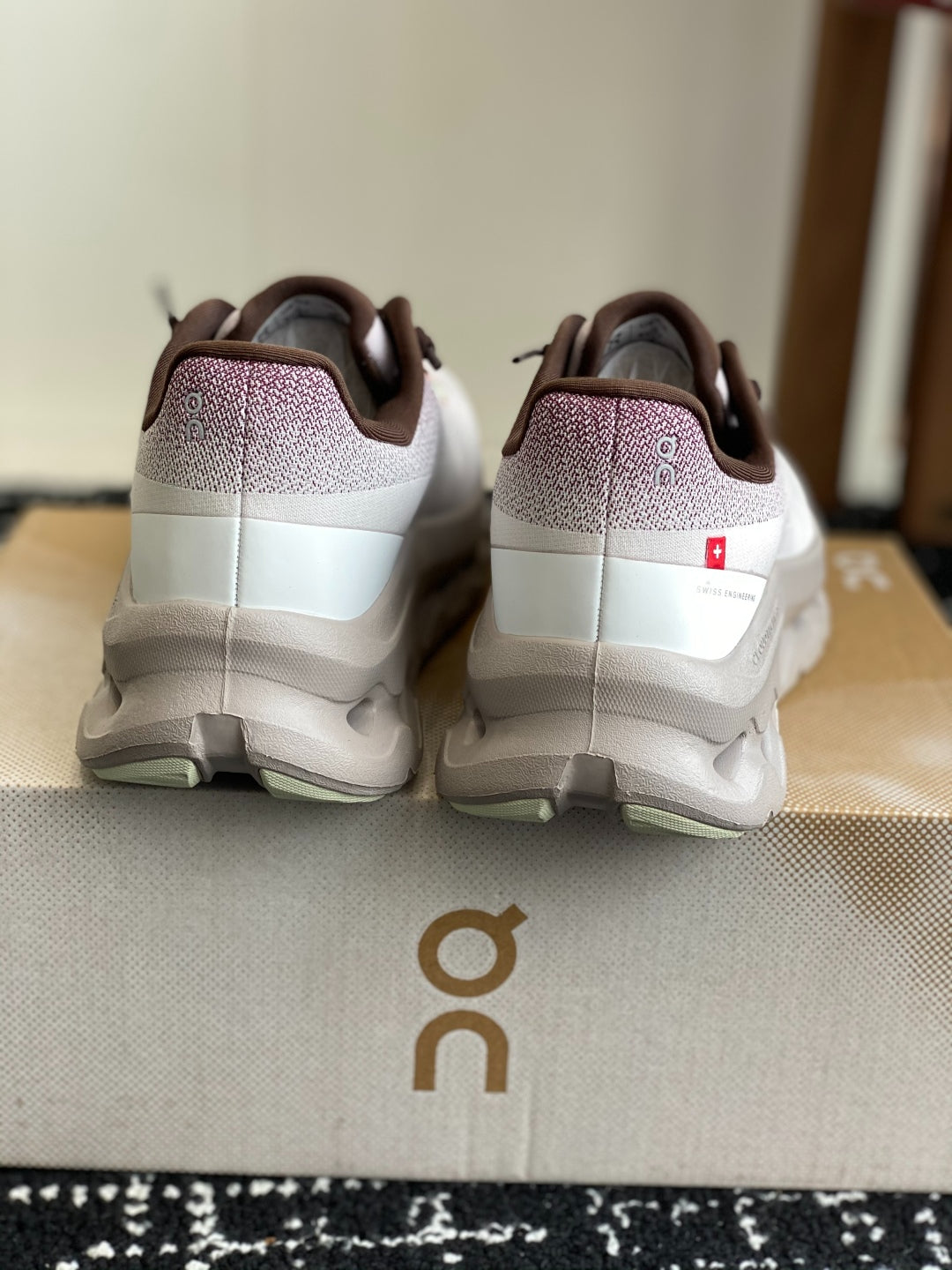 Cloudtilt Cushioned Running Sneakers Pale Pink Brown Gradient Breathable Mesh Sport Shoes Unisex