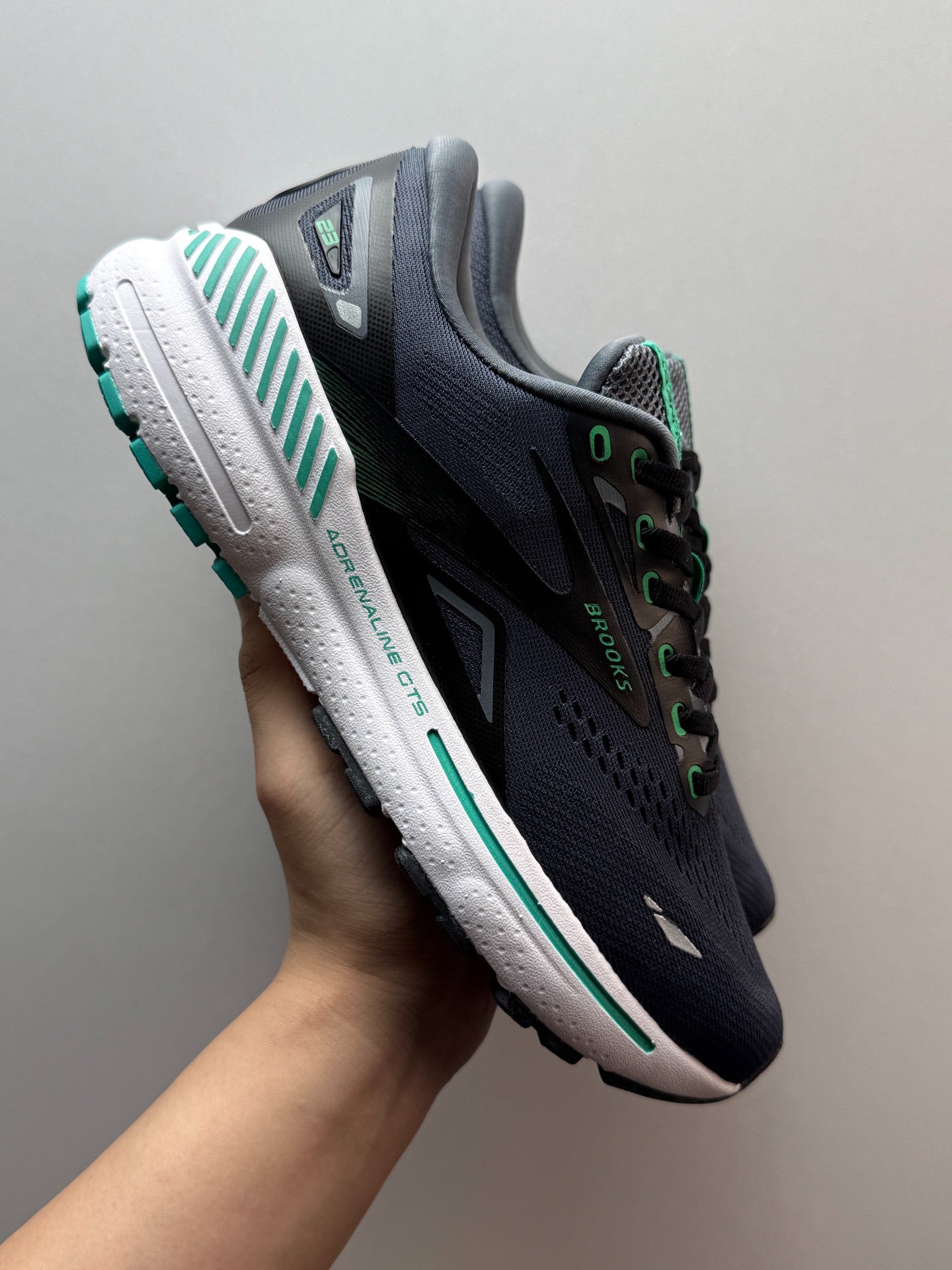 Brooks Men's Adrenaline GTS 23 Supportive Road Running Shoes