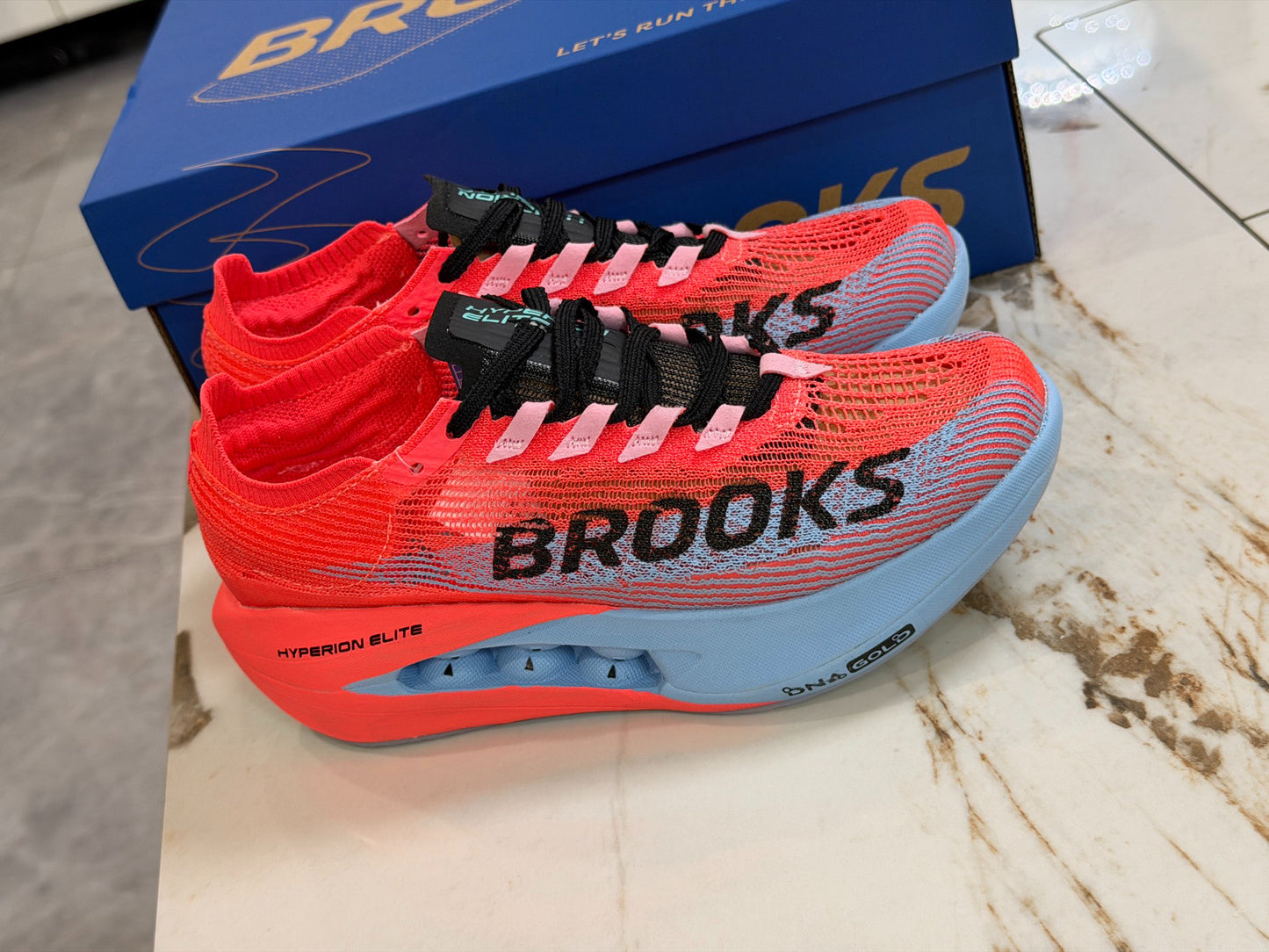 Brooks Unisex Hyperion Elite 5 Carbon-Plated Racing Shoes Pink Blue