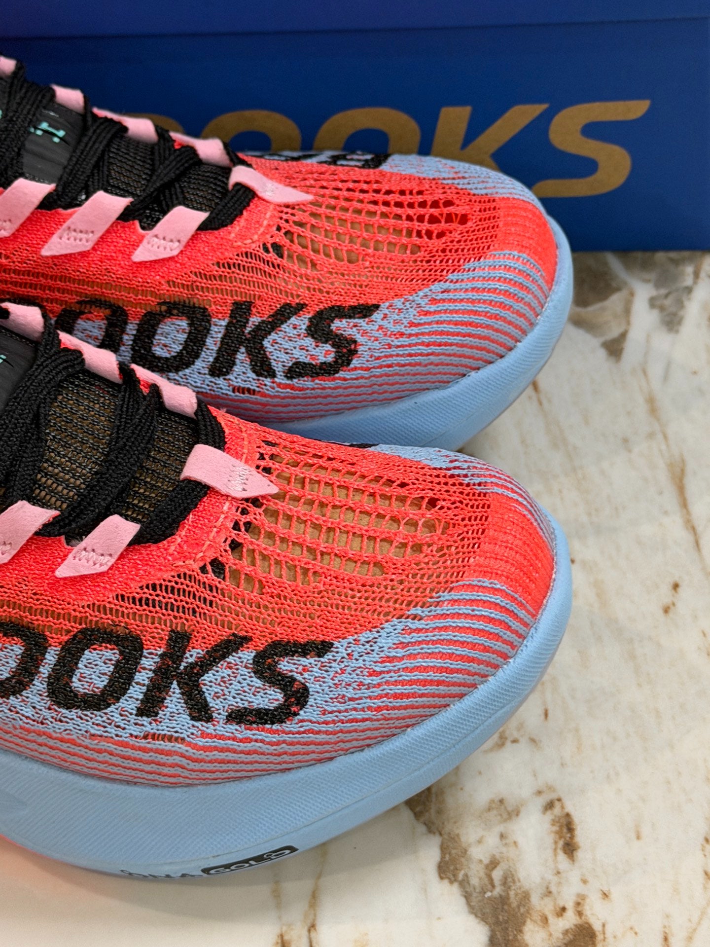Brooks Unisex Hyperion Elite 5 Carbon-Plated Racing Shoes Pink Blue