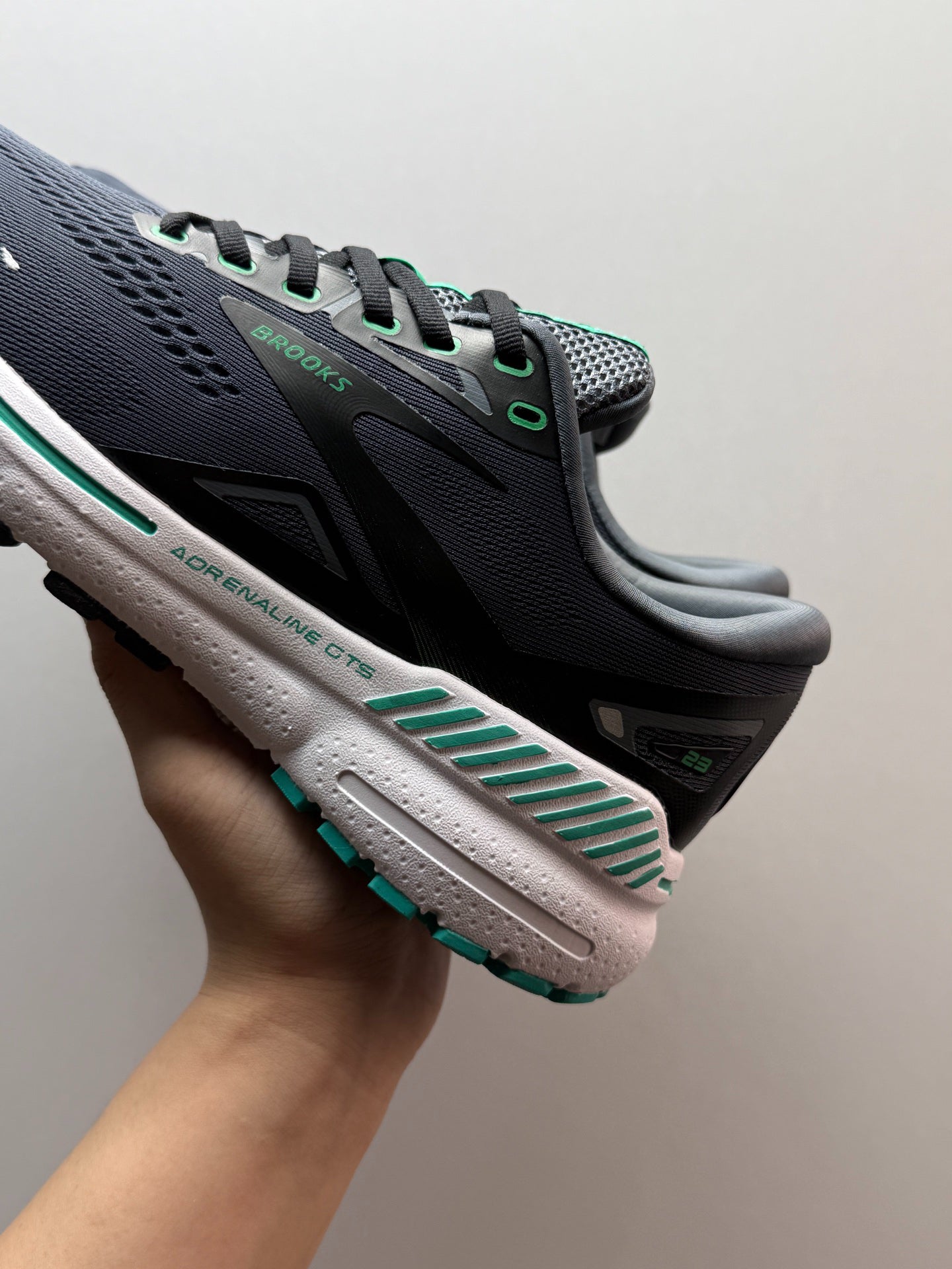 Brooks Men's Adrenaline GTS 23 Supportive Road Running Shoes